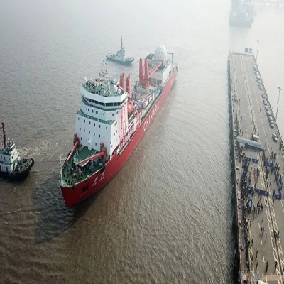 俄專家將“雪龍2號”與俄羅斯破冰船進(jìn)行比較